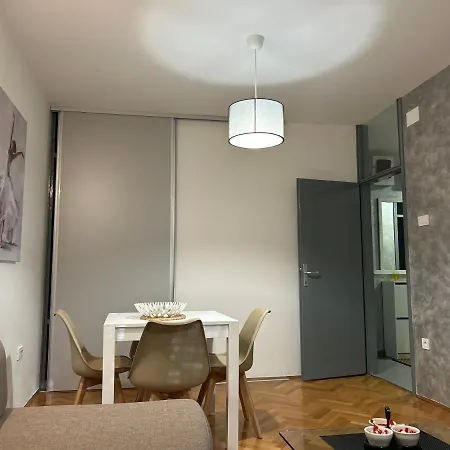 Apartment Ciki *